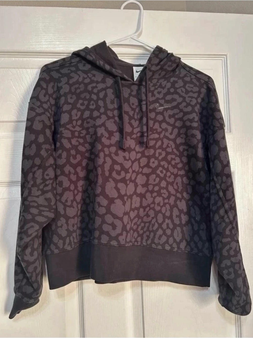 Nike Women's Dark Gray and Black Leopard-Print Hooded Sweatshirt